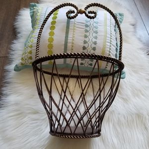 BEAUTIFUL WIRE BASKET